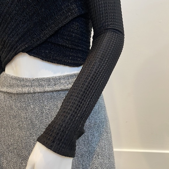 Perfect Condition Show Me Your Mumu Black Crop Top - Picture 4 of 12